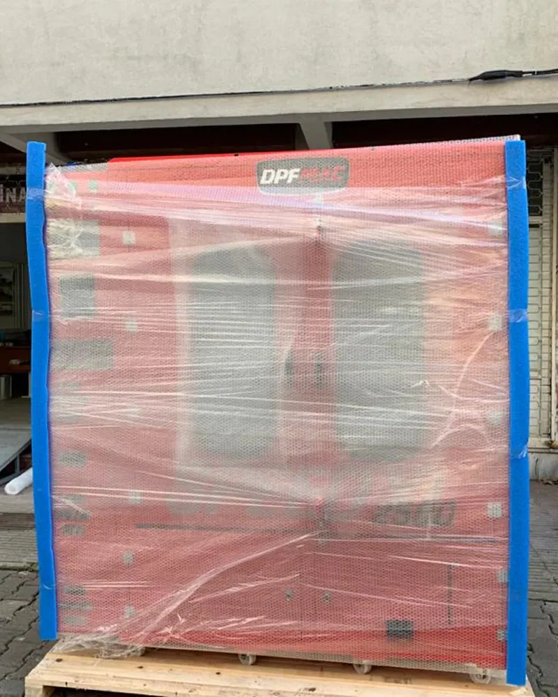 Sevkiyat için streçlenmiş DPF temizleme makinesi