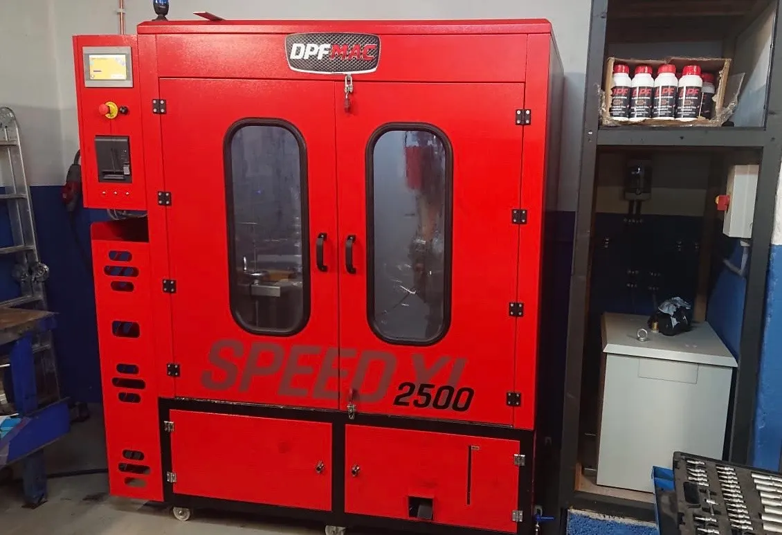 Serviste kırmızı Speed XL 2500